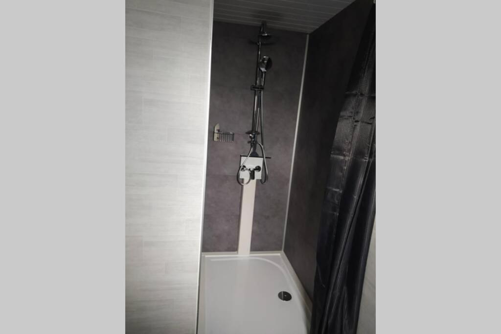 Tiny House Apartment Amecourt ภายนอก รูปภาพ